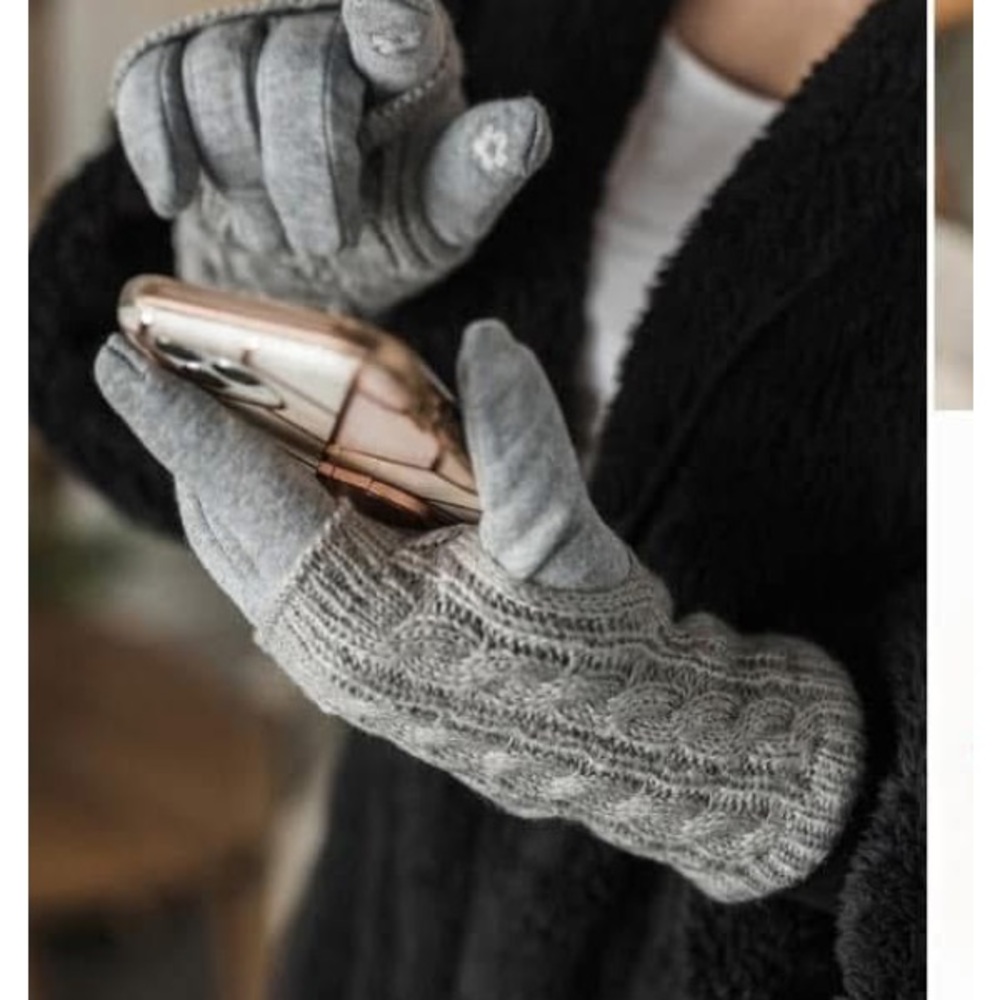 Touchscreen gloves